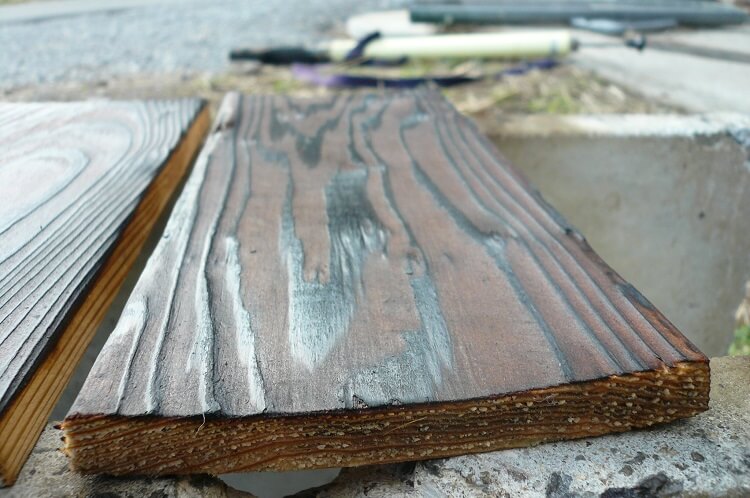 Diy 焼き杉板の作り方 バーナーがあれば初心者でも簡単に作れます 里山４ライフ